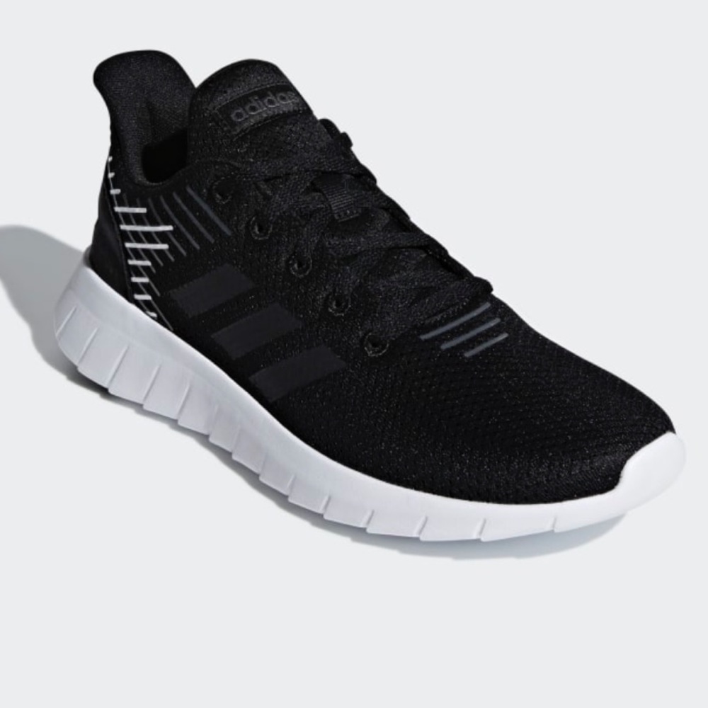 **SOLD** NWT Adidas Blk Asweerun Sneakers Size 6.5